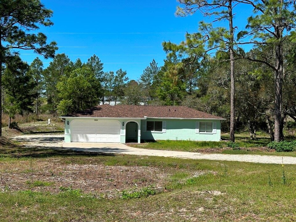 7425 Mandrake Rd in Spring Hill, FL - Building Photo