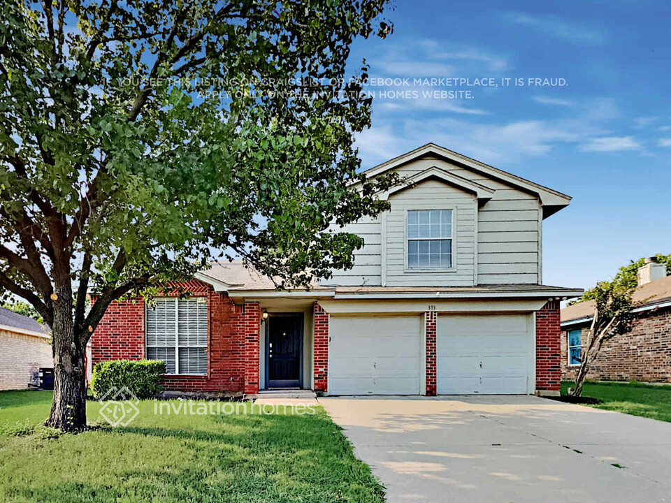 333 Shea Ln in Saginaw, TX - Building Photo