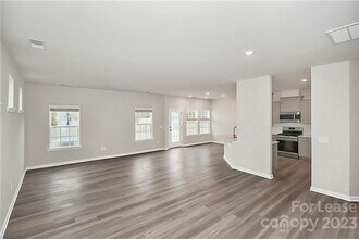 12816 Canterbury Castle Dr in Charlotte, NC - Building Photo - Building Photo