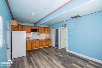 2227 Stewart Ave in Las Vegas, NV - Building Photo - Building Photo