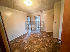 602 E Ash St in Parkston, SD - Building Photo - Building Photo