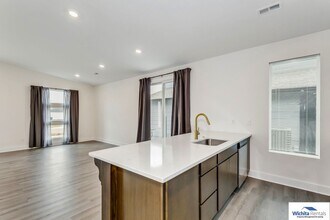 9712 E Annabelle Cir in Wichita, KS - Building Photo - Building Photo
