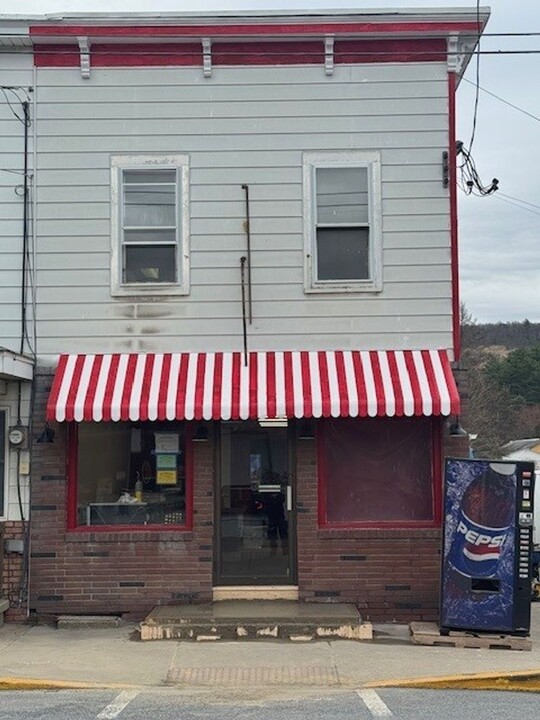 55 Valley St in New Philadelphia, PA - Building Photo