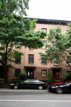 352 W 20th St in New York, NY - Building Photo - Building Photo