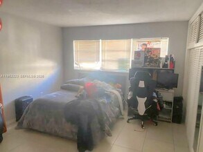 7340 SW 82nd St in Miami, FL - Building Photo - Building Photo