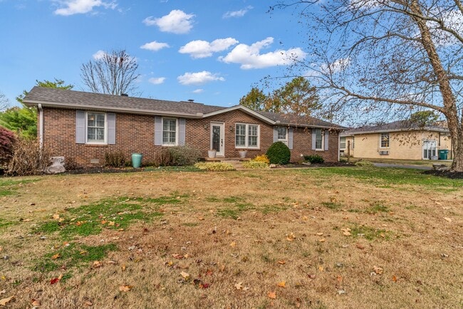 412 Winwood Dr in Lebanon, TN - Foto de edificio - Building Photo