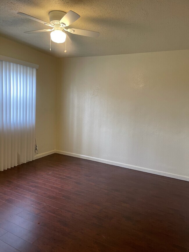 3640 W 102nd St in Inglewood, CA - Building Photo - Building Photo