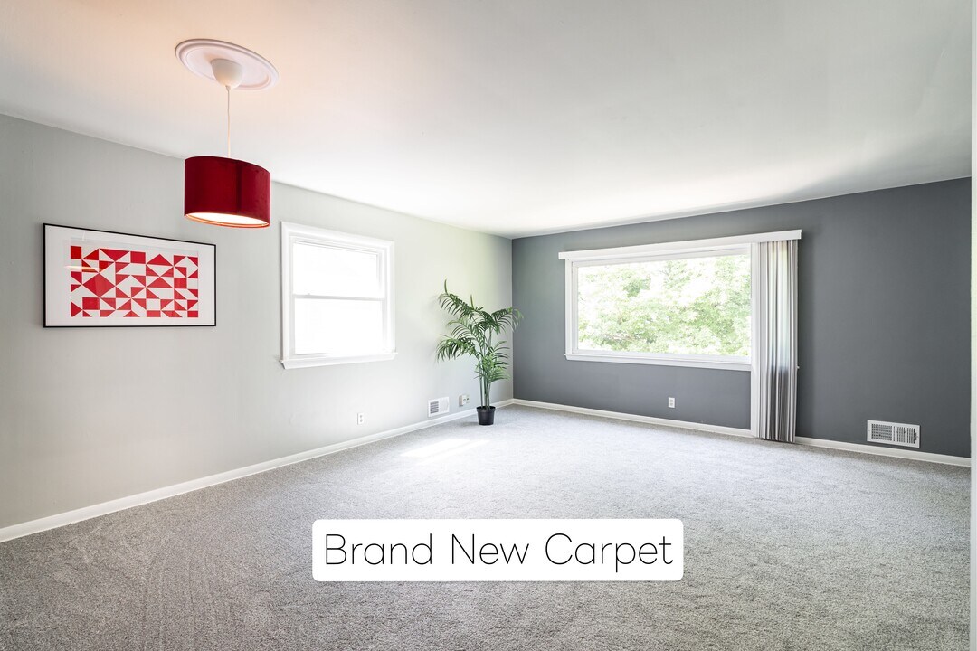 3558 N Cramer St, Unit 2 in Shorewood, WI - Building Photo