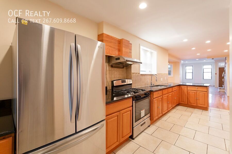 1532 Christian St in Philadelphia, PA - Building Photo