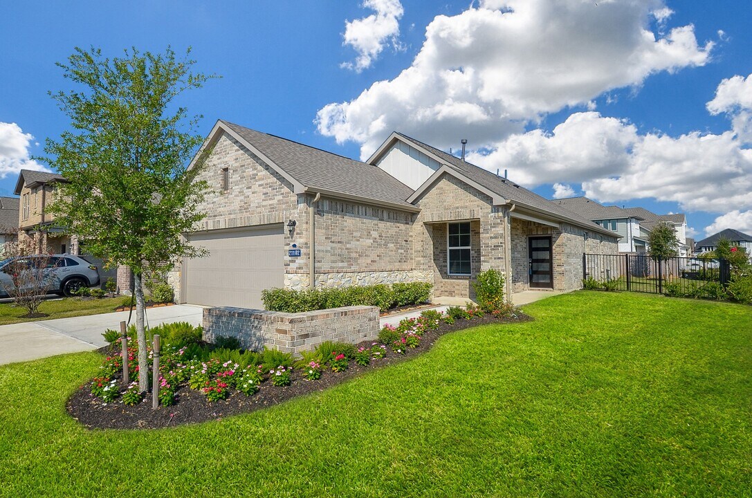 21102 Armstrong County Dr in Cypress, TX - Building Photo