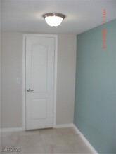 2852 Loveland Dr in Las Vegas, NV - Building Photo - Building Photo