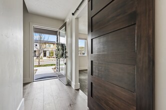 3785 E Parkcenter Blvd in Boise, ID - Building Photo - Building Photo