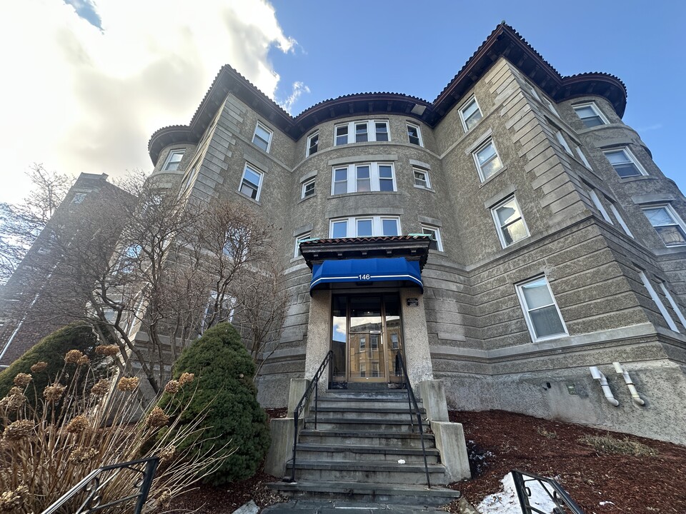 141 Chiswick Rd, Unit 7 in Boston, MA - Building Photo