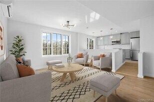 139 Fifth Ave in Pelham, NY - Building Photo