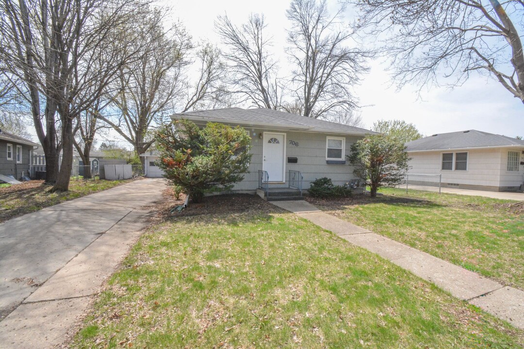 706 Memorial Pkwy SW in Rochester, MN - Building Photo