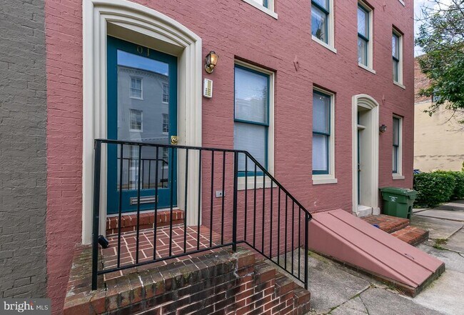 1 W Henrietta St in Baltimore, MD - Building Photo - Building Photo