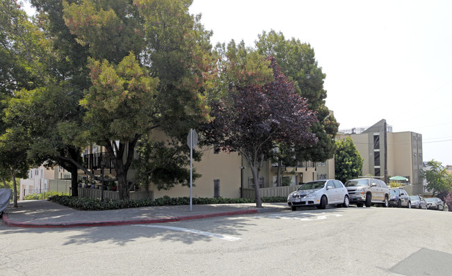 888 Vermont in Oakland, CA - Foto de edificio - Building Photo