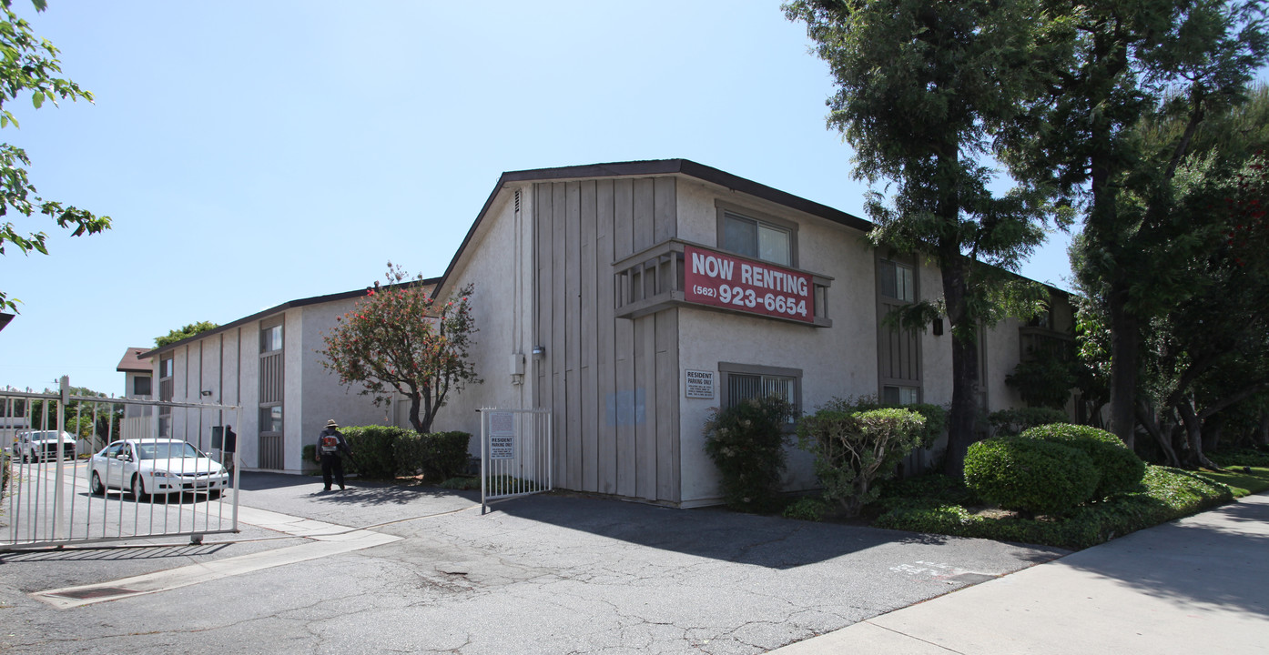 Kimberly Apartments in Downey, CA - Building Photo