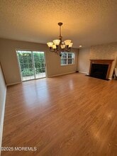 8 Fiddlers Elbow Ct in Howell, NJ - Building Photo - Building Photo
