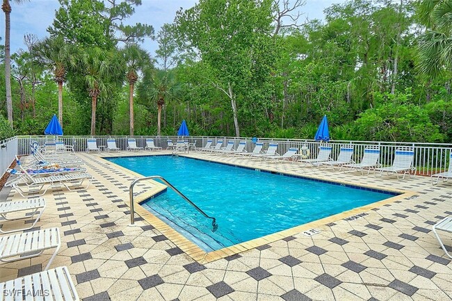 913 Carrick Bend Cir in Naples, FL - Foto de edificio - Building Photo