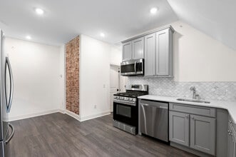 240 W Tulpehocken St, Unit 5 in Philadelphia, PA - Foto de edificio - Building Photo