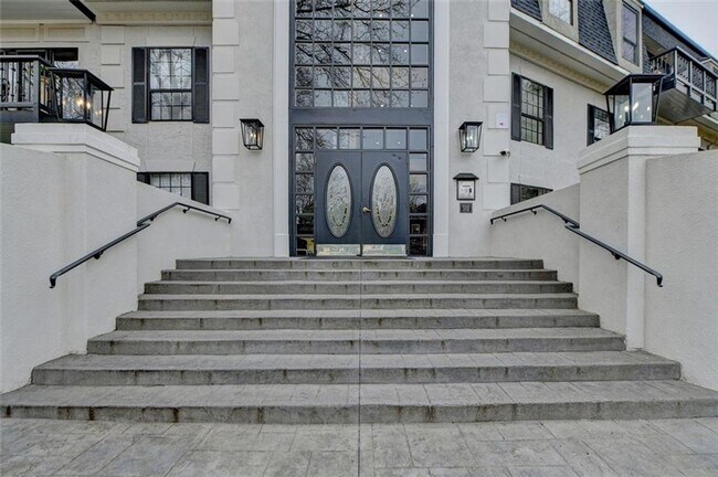 3101 Pine Heights Dr NE in Atlanta, GA - Building Photo - Building Photo