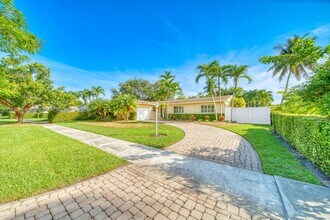 10355 SW 97th St in Miami, FL - Building Photo - Building Photo
