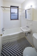 North Windsor Apartments in Pittsburgh, PA - Foto de edificio - Building Photo
