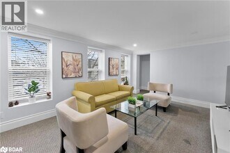 5858 Ferry St in Niagara Falls, ON - Building Photo - Building Photo