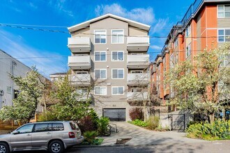 Hillside 411 in Seattle, WA - Foto de edificio - Building Photo