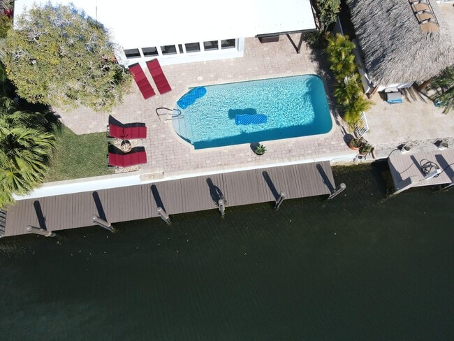2548 SE 14th St in Pompano Beach, FL - Building Photo - Building Photo