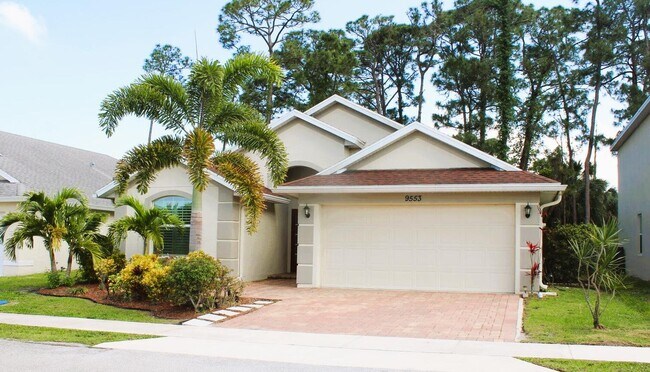 9553 Seaspray Dr in Fort Pierce, FL - Building Photo - Building Photo