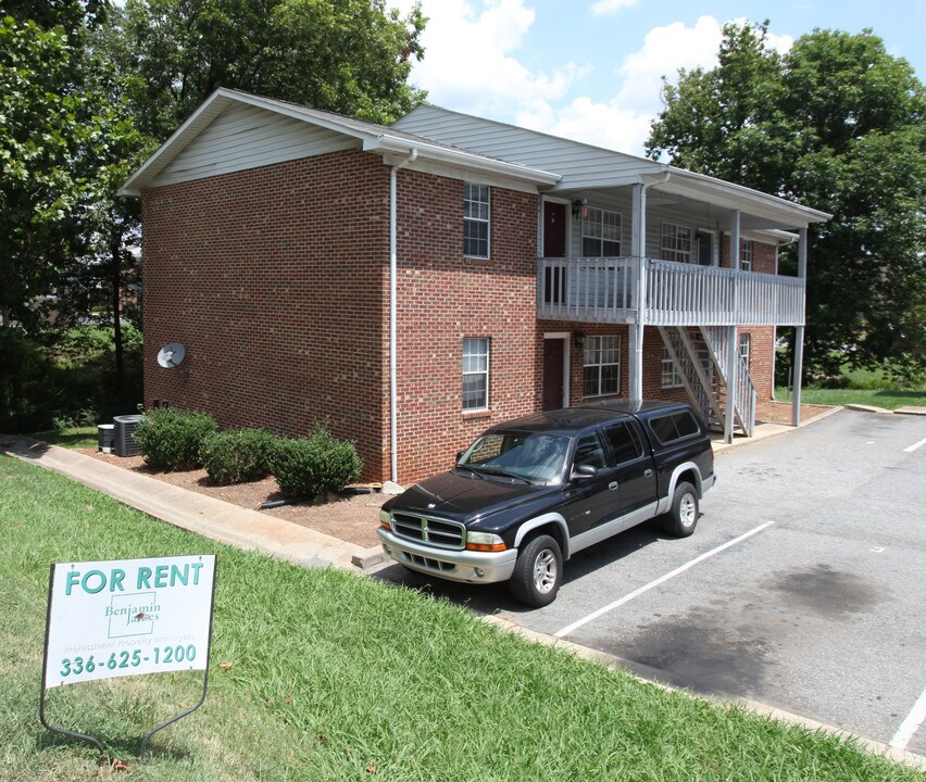 809 S Church St in Asheboro, NC - Building Photo