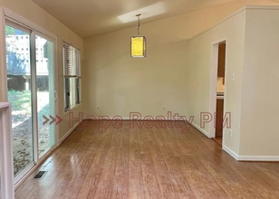 14316 Regatta Pointe Rd in Midlothian, VA - Building Photo - Building Photo