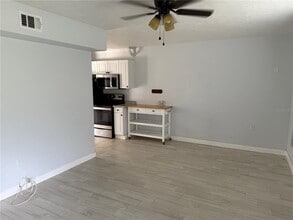 4423 Crestwood Dr N in St. Petersburg, FL - Building Photo - Building Photo