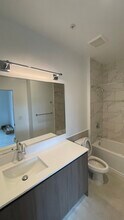 2535 NE 182nd St, Unit A3 in North Miami Beach, FL - Building Photo - Building Photo