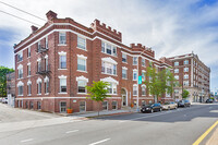 1802 Massachusetts Ave, Unit 22 in Cambridge, MA - Foto de edificio - Building Photo