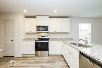 18605 Allen Welch Dr in Elgin, TX - Building Photo - Building Photo