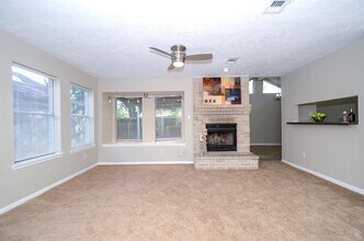 8746 E Rylander Cir in Houston, TX - Building Photo - Building Photo