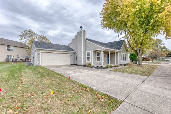 8520 Lincoln Ct in Fishers, IN - Building Photo - Building Photo