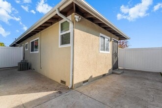 1639 W Roseburg Ave in Modesto, CA - Building Photo - Building Photo