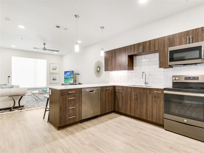 4811 Woodrow Ave in Austin, TX - Building Photo - Building Photo