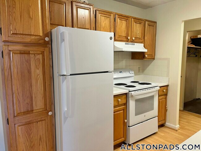 80 Gardner St, Unit 43 in Boston, MA - Building Photo - Building Photo