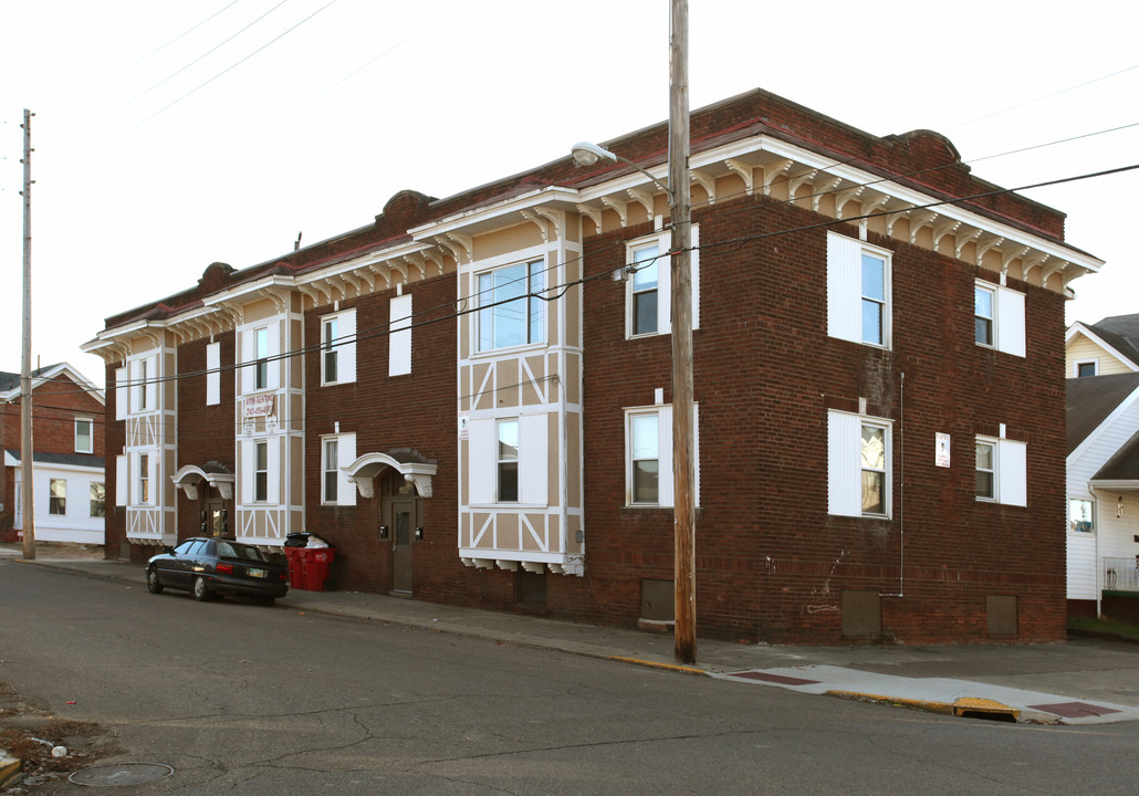 Lincoln Apartments in Portsmouth, OH - Building Photo