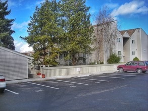 Four Seasons in Medford, OR - Foto de edificio - Building Photo