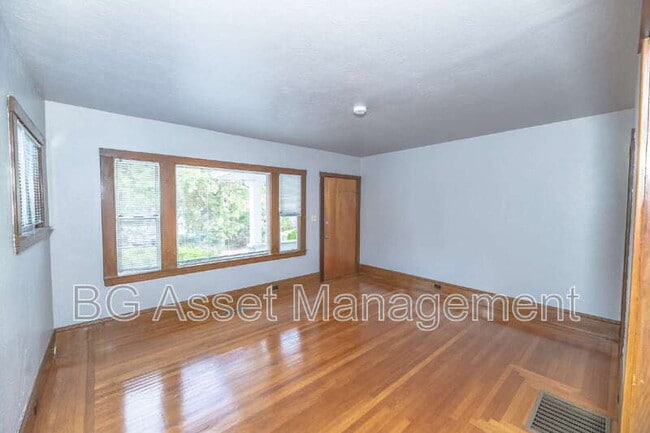 3940 Whittle Ave in Oakland, CA - Building Photo - Building Photo