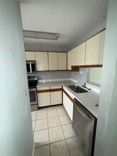 732 W Collins St in Denton, TX - Foto de edificio - Building Photo