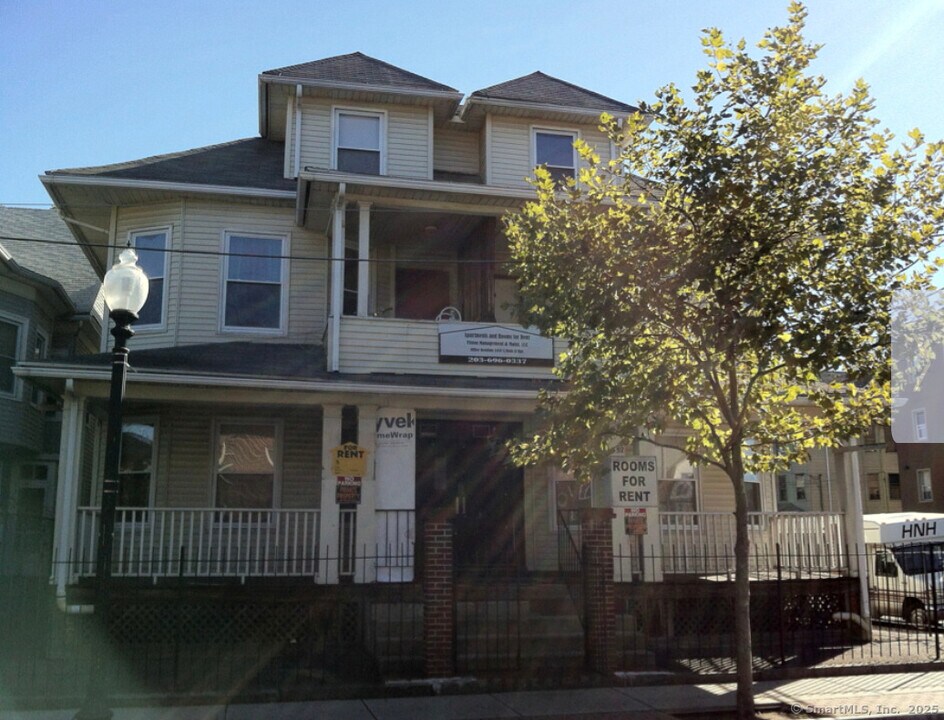 1458 E Main St-Unit -23 in Bridgeport, CT - Building Photo