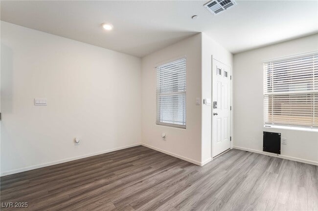 property at 1906 Arietta Pl