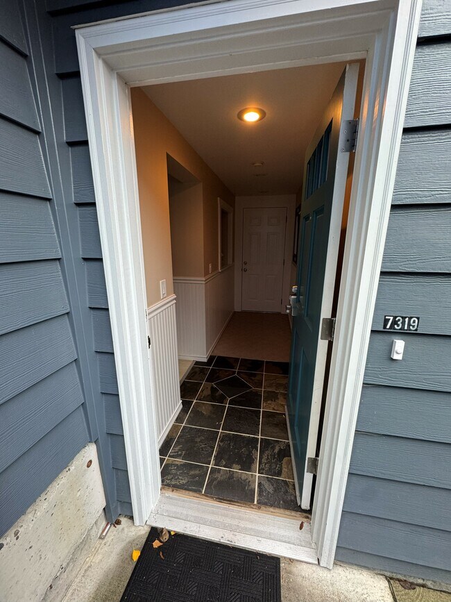 7319 17th Ave NE in Seattle, WA - Building Photo - Building Photo